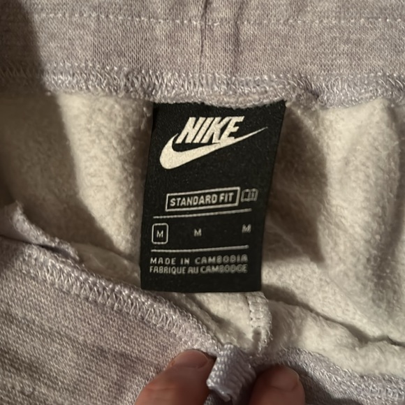 Heather purple kids joggers. Size medium. Great sweat pants child just out grew. - Picture 2 of 4